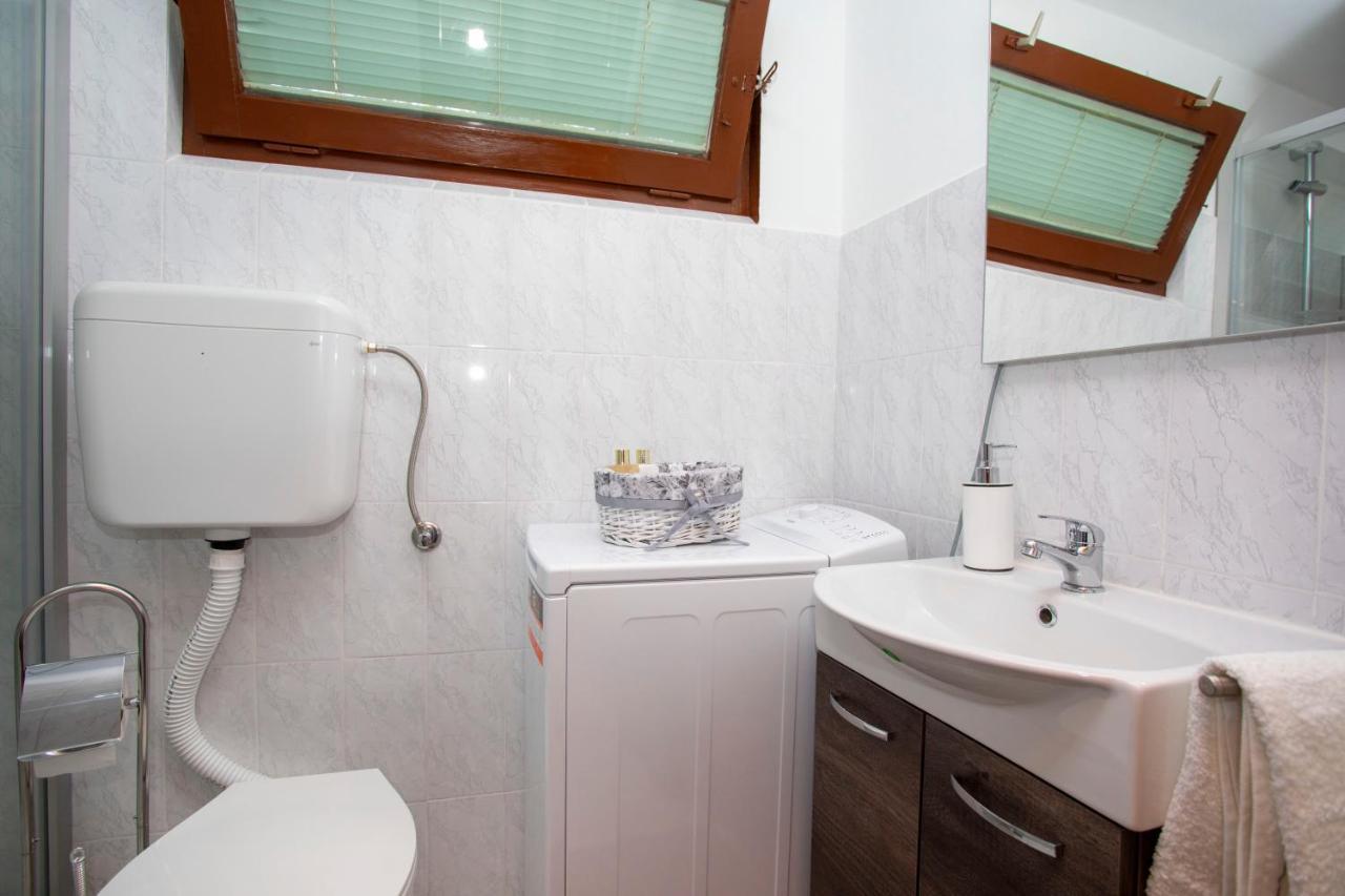 Holiday House Nono Лабин Екстер'єр фото